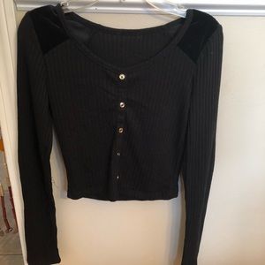 Black long sleeve crop top
